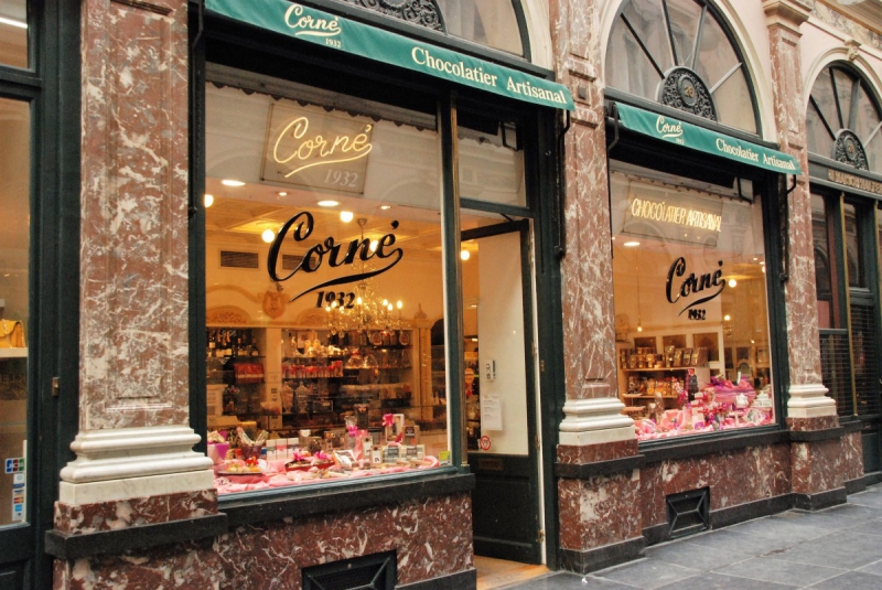 boulangerie-BAGNOLS EN FORET-min_chocolate_chocolaterie_shop_luxury_chic_gallery_brussels_belgium-558146