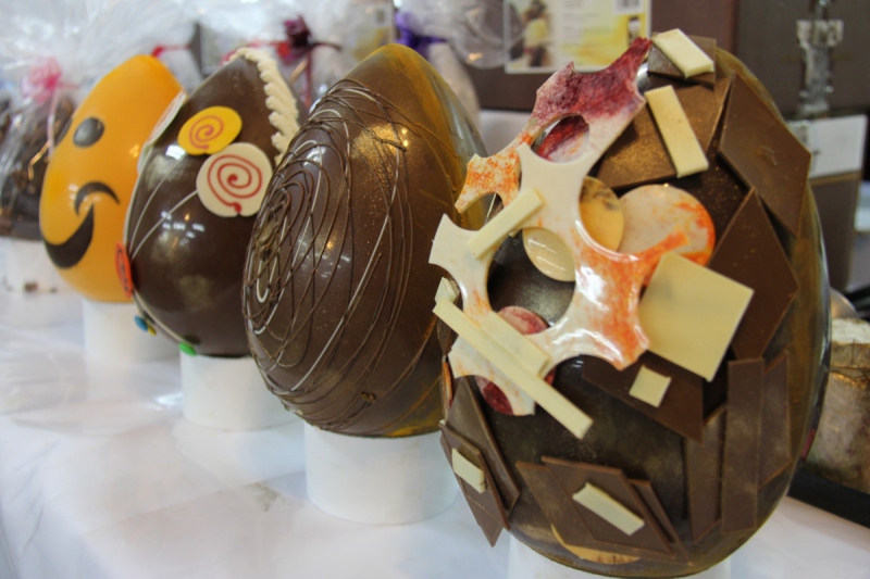 boulangerie-BAGNOLS EN FORET-min_chocolate_factory_eggs_easter-897028